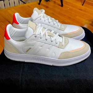 Women’s Sneakers